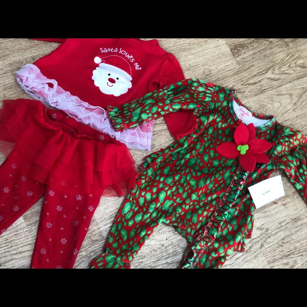 ❤️💚Infant holiday jammies/ onsie💚❤️